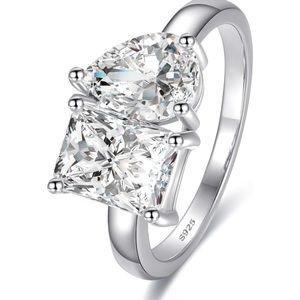 14k Pear and Emerald Diamond Toi Et Moi Ring